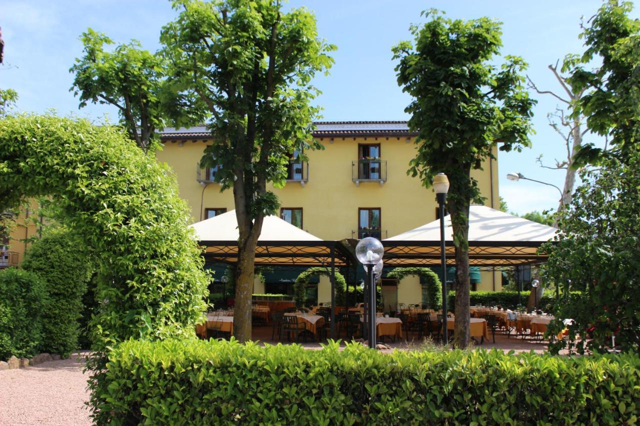 Hotel Ristorante Vecchia Riva Varese Exterior photo